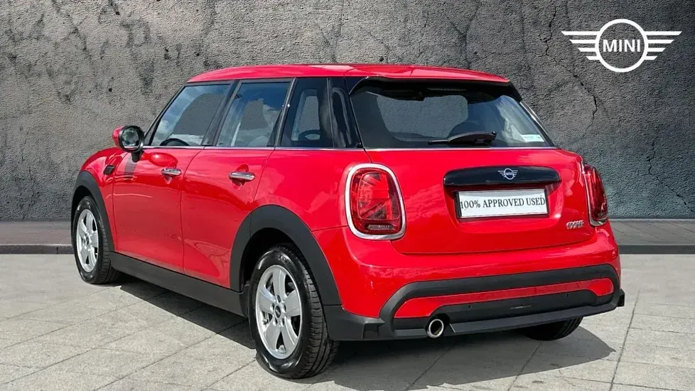 Used Mini Cooper Classic 134 HP (98 kW) 2022 Red Hatchback