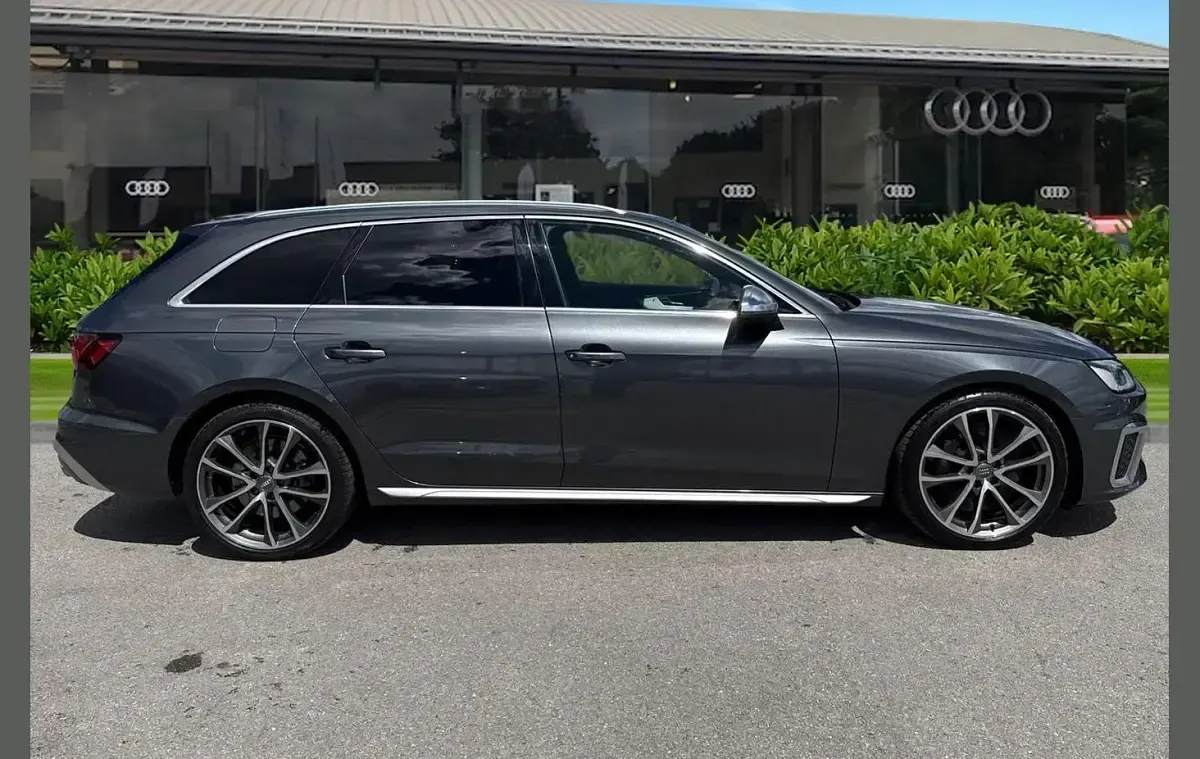 Used Audi A4 Design 341 HP (250 kW) 2020 Grey Estate