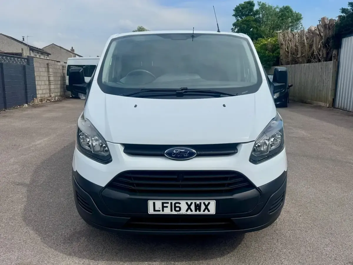Used Ford Transit Custom 100 HP (73 kW) 2016 White Van