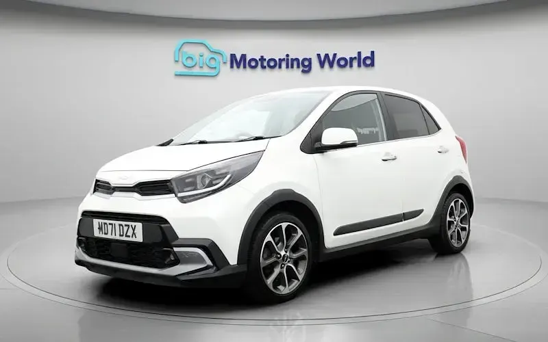 Used Kia Picanto X-Line 67 HP (49 kW) 2022 White Hatchback