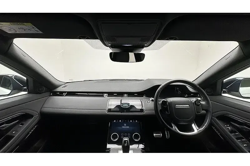 Used Land Rover Range Rover evoque SE Dynamic 2020 Fuji white SUV