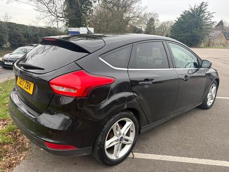 Used Ford Focus ST-Line 125 HP (91 kW) 2017 White Hatchback