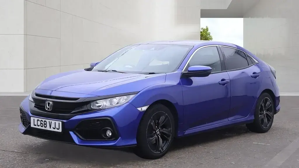 Used Honda Civic EX 126 HP (92 kW) 2019 Brilliant sporty blue Hatchback