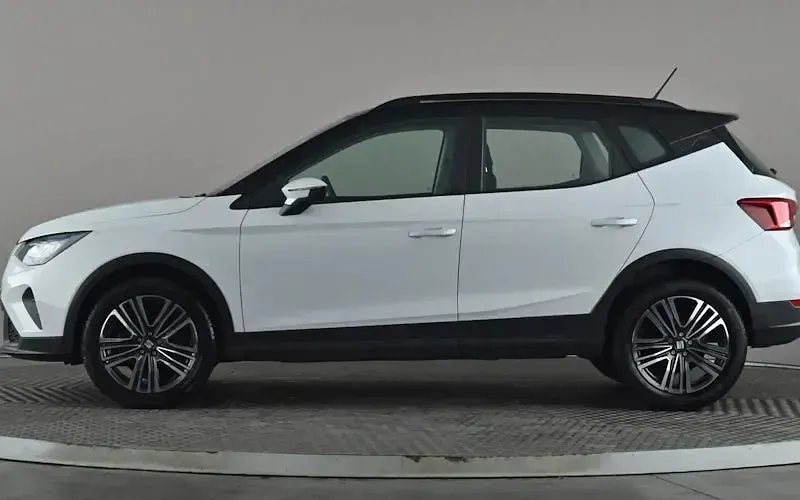 Begagnad Seat Arona SE Technology 95 HK (69 kW) 2025 SUV