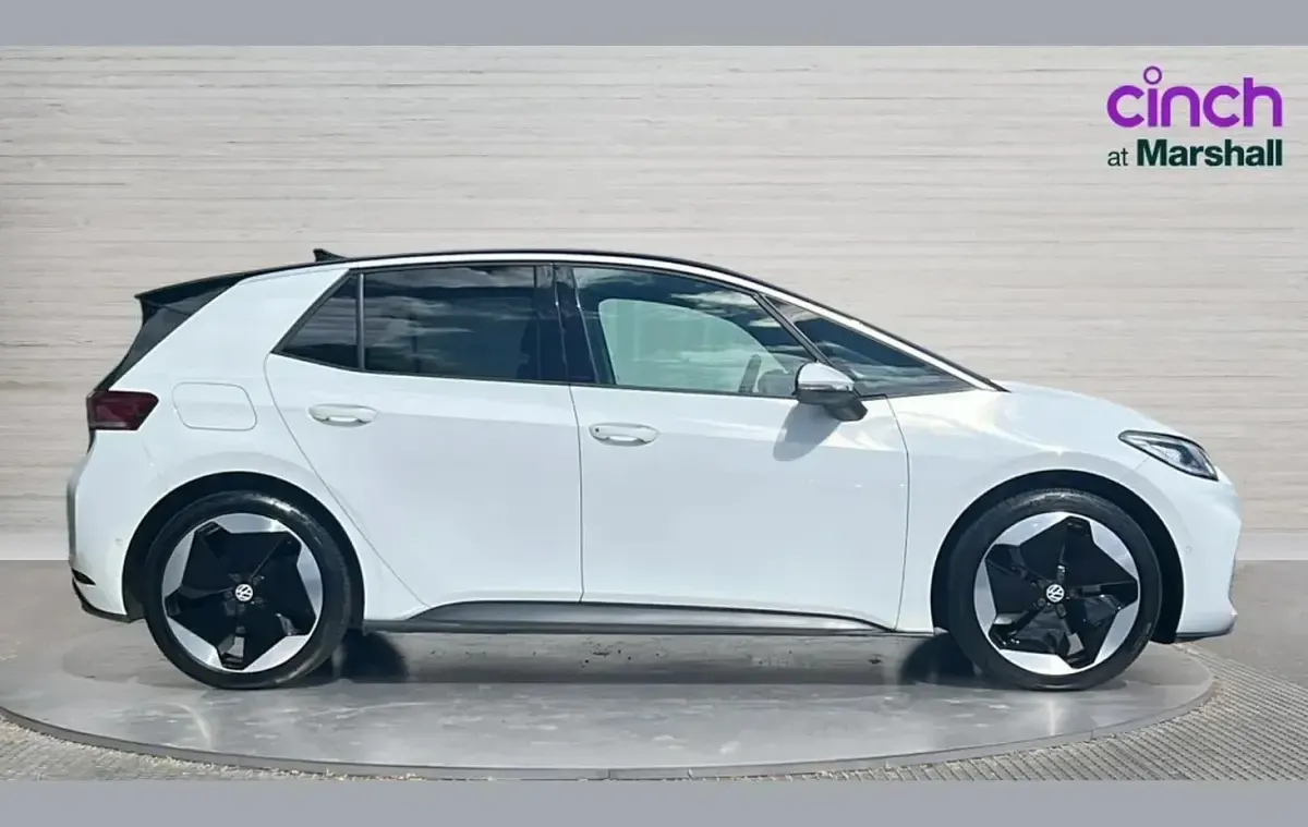 Used VW ID.3 Pro 150 kW (204 HP) 2024 White Hatchback
