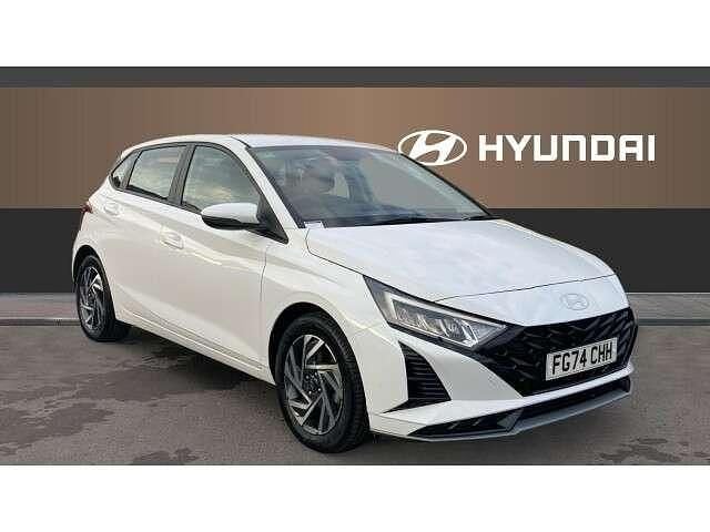 White Used 2024 Hyundai i20 Advanced Hatchback | £16,284 (Fair price) - Image 1/4