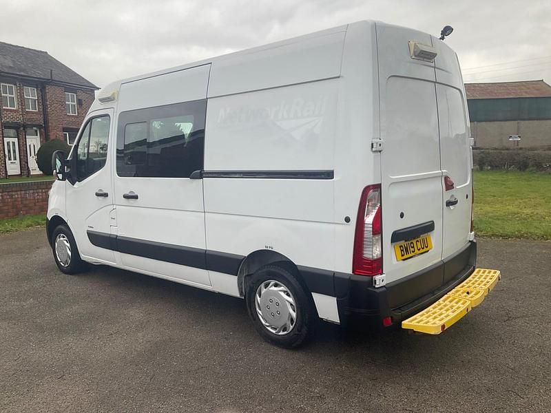 Used Vauxhall Movano 130 HP (95 kW) 2019 White MPV