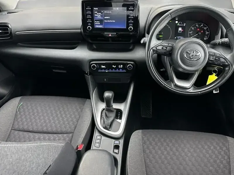 Second-hand Toyota Yaris Hybrid 2023 Gri Hatchback