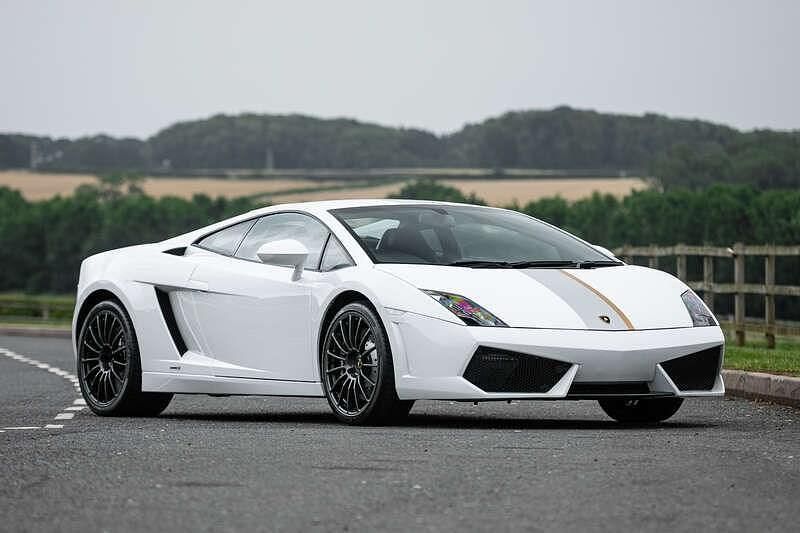 White Used 2010 Lamborghini Gallardo Coupe | £100,000 - Image 1/4
