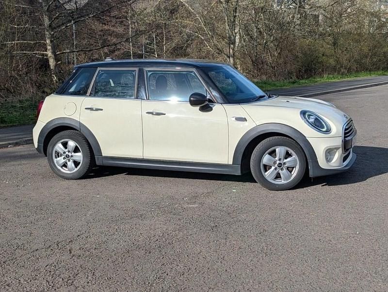 Used Mini Cooper Classic 136 HP (100 kW) 2019 White Hatchback