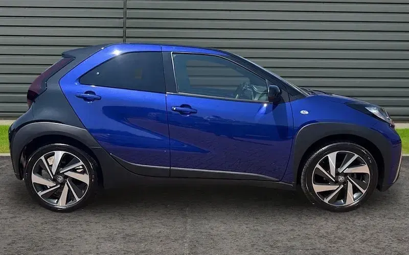 Used Toyota Aygo X 72 HP (52 kW) 2025 Blue SUV