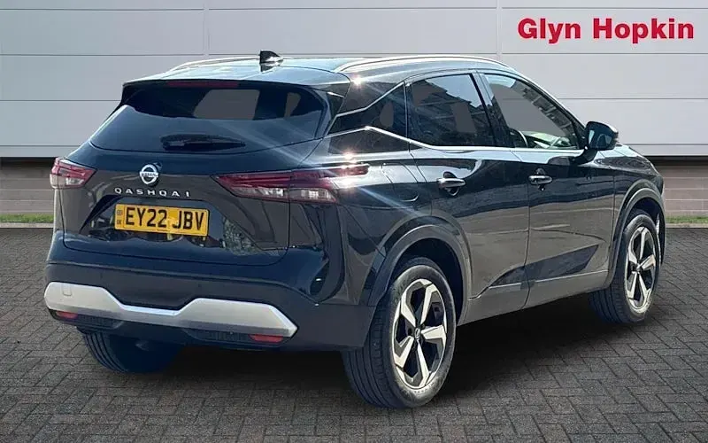 Used Nissan Qashqai N-Connecta 158 HP (116 kW) 2022 Black SUV