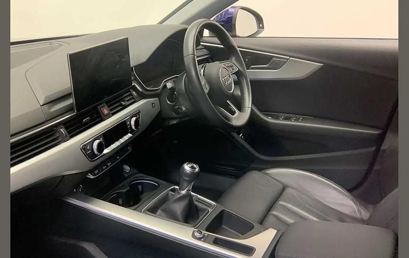 Used Audi A4 Sport 150 HP (110 kW) 2020 Blue Sedan