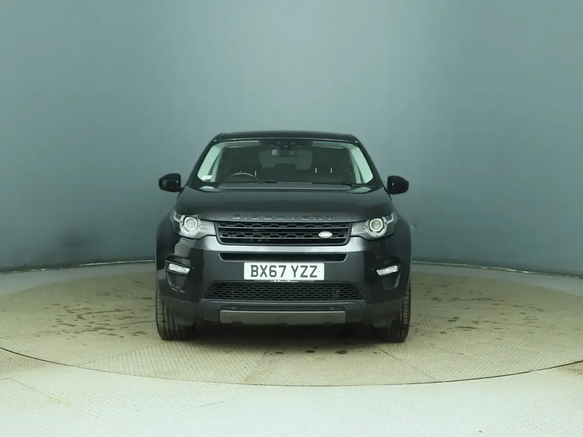 Used Land Rover Discovery 5 HSE 180 HP (132 kW) 2017 Black SUV