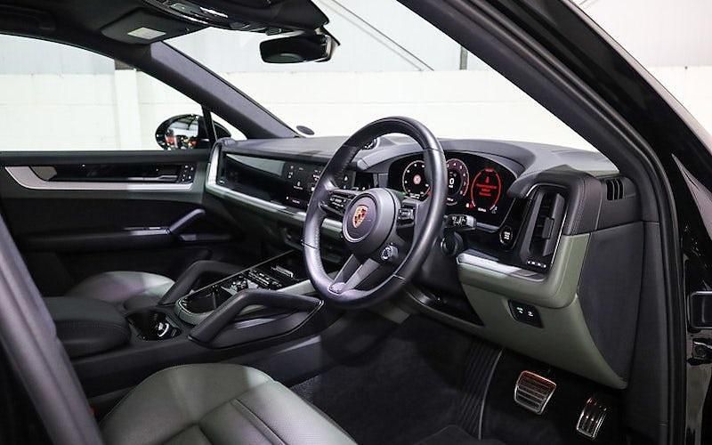 Used Porsche Cayenne 354 HP (260 kW) 2025 SUV