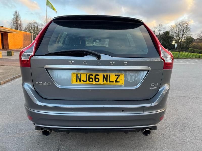 Usado Volvo XC60 R-Design 2016 Cinzento SUV