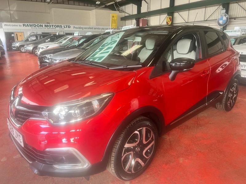 Red Used 2019 Renault Captur Iconic SUV | £8,240 (Fair price) - Image 1/4