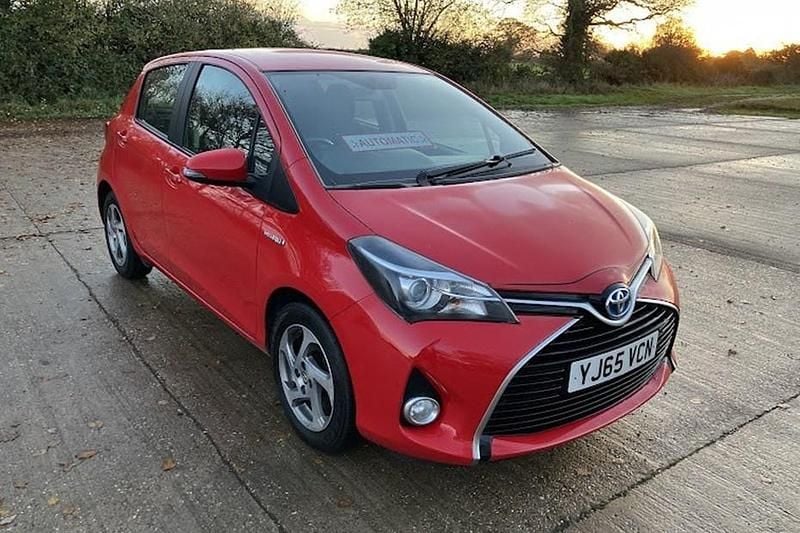 Used Toyota Yaris Hybrid 101 HP (74 kW) 2015