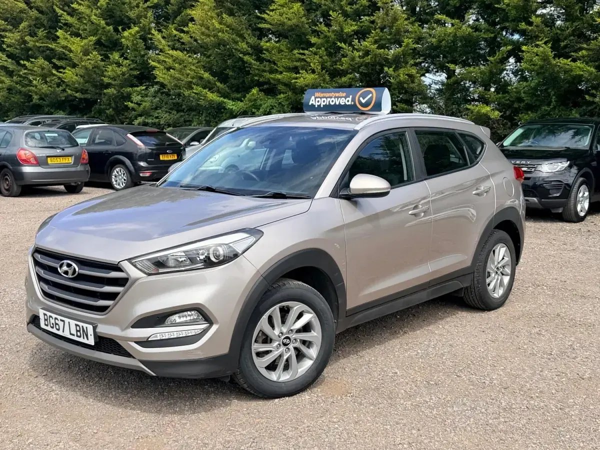Used Hyundai Tucson SE 177 HP (130 kW) 2017 Beige SUV