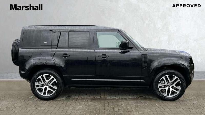Used Land Rover Defender SE Dynamic 404 HP (297 kW) 2024 Metallic  santorini black SUV
