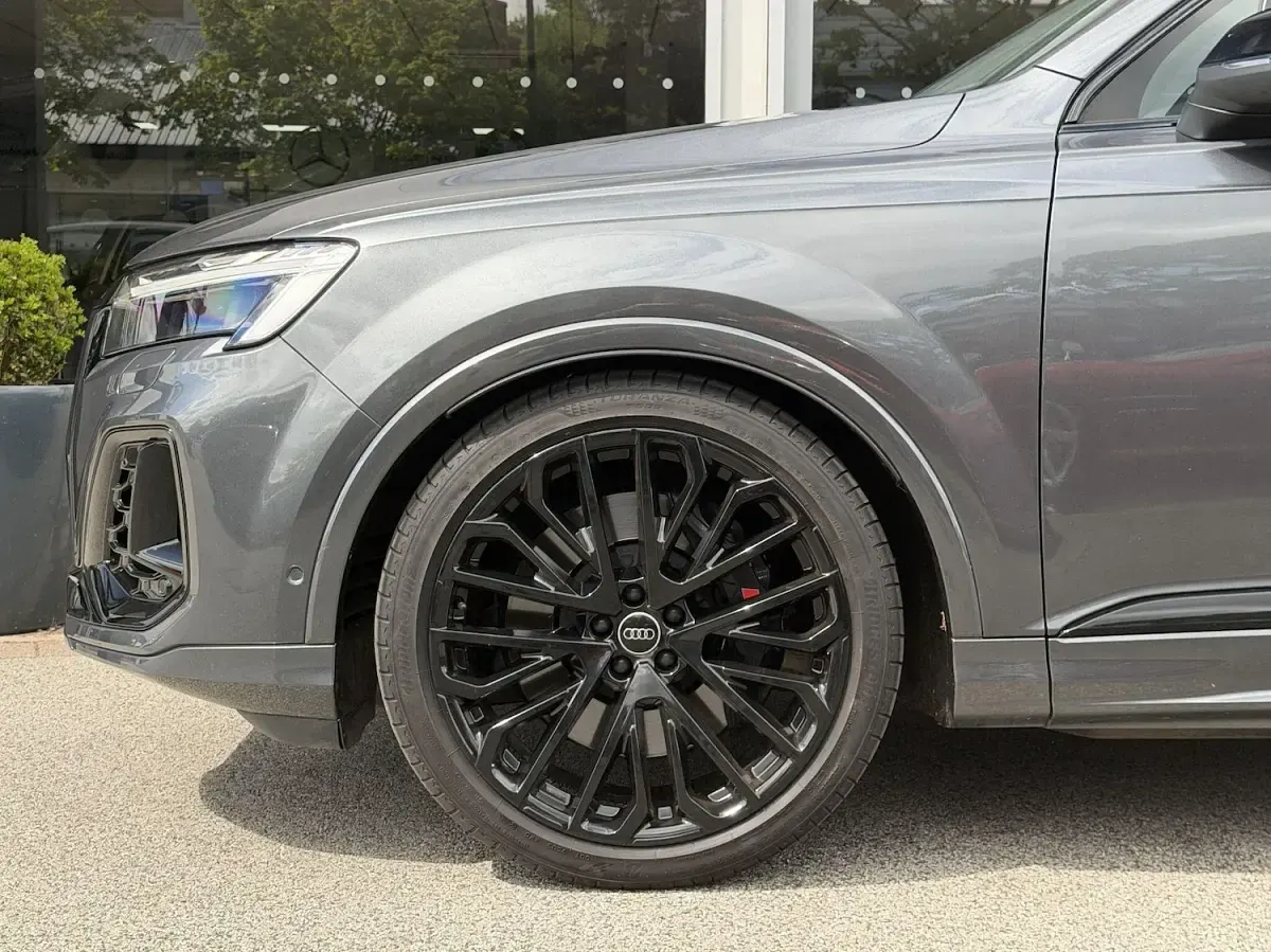 Used Audi SQ7 Black Edition 507 HP (372 kW) 2024 Grey SUV
