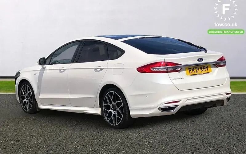 Used Ford Mondeo ST-Line 190 HP (139 kW) 2021 White Hatchback