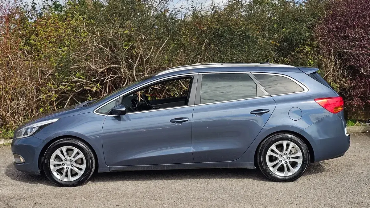 Used Kia Ceed 128 HP (94 kW) 2013 Blue Hatchback