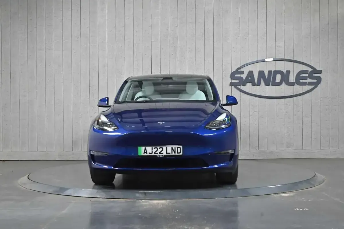 Used Tesla Model Y 282 kW (384 HP) 2022 Blue SUV
