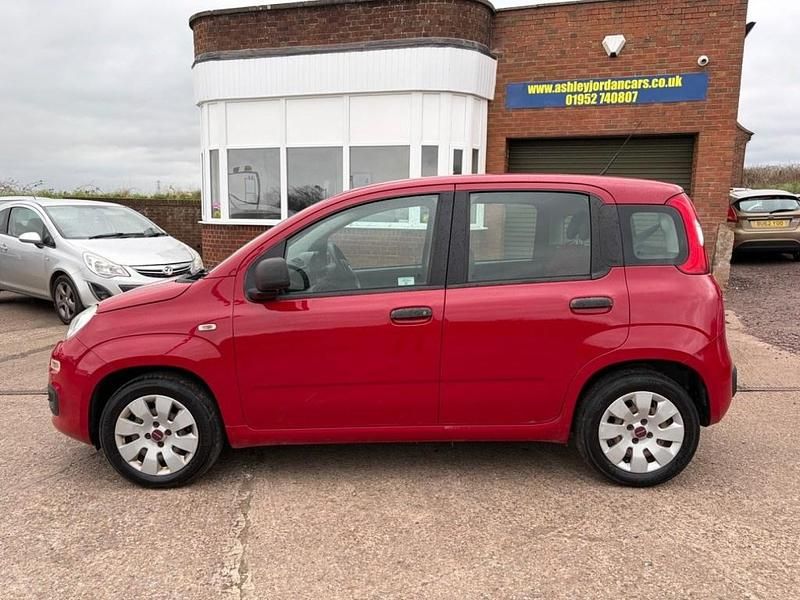 Usado Fiat Panda Pop 69 HP (50 kW) 2013 Vermelho Citadino