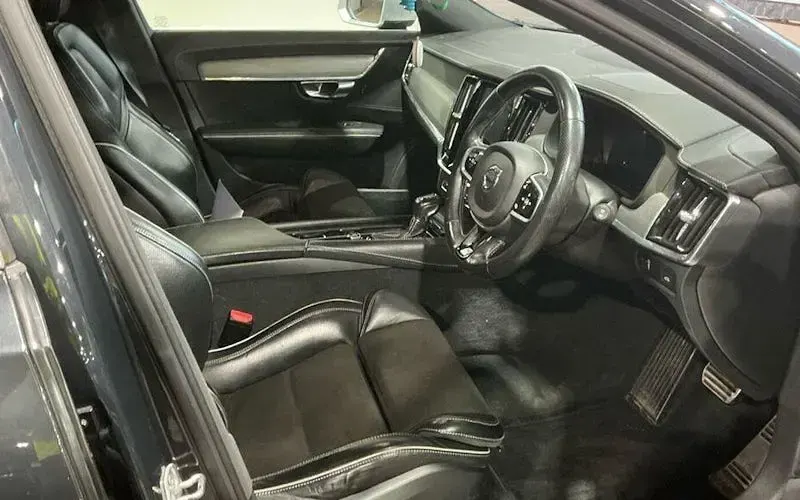 Used Volvo V90 R-Design Pro 190 HP (139 kW) 2018 Grey Estate