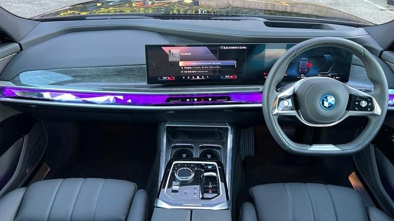 Used BMW i7 Comfort Edition 334 kW (455 HP) 2025 Black sapphire Sedan