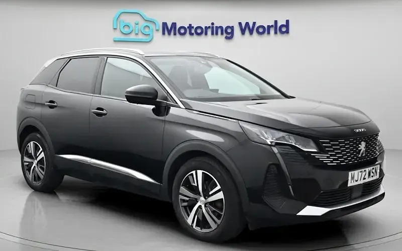 Usado Peugeot 3008 Allure+ 131 HP (96 kW) 2022 SUV