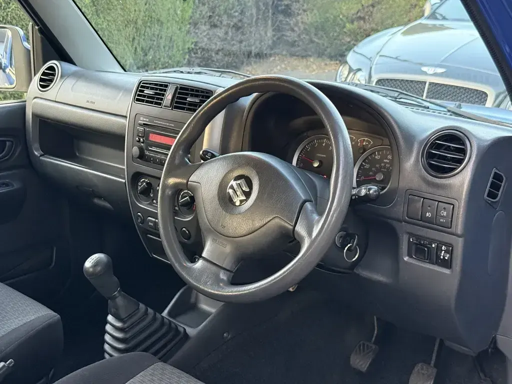 Used Suzuki Jimny 85 HP (62 kW) 2006 Blue SUV