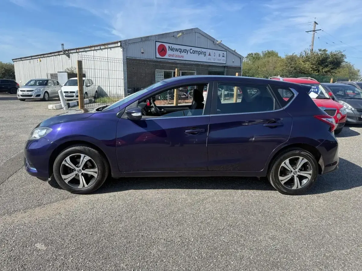 Used Nissan Pulsar Acenta 110 HP (80 kW) 2016 Blue Hatchback