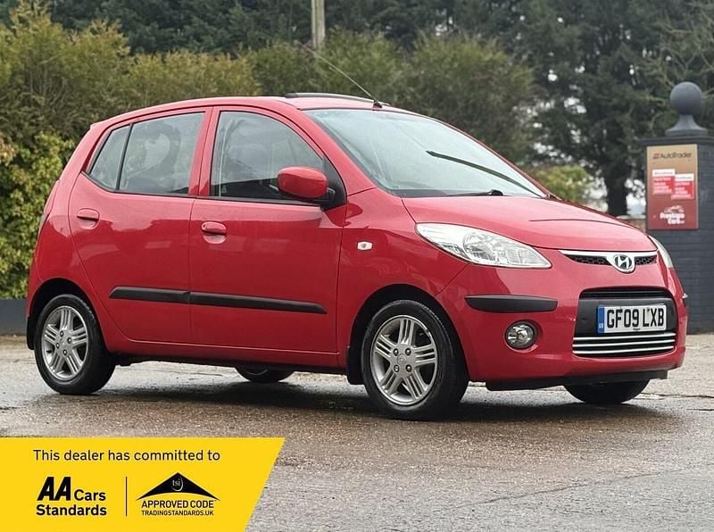 Used Hyundai i10 Style 78 HP (57 kW) 2009 Red Hatchback