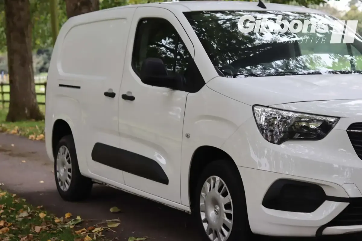 Usado Vauxhall Combo Sportive 100 CV (73 kW) 2020 Blanco Van