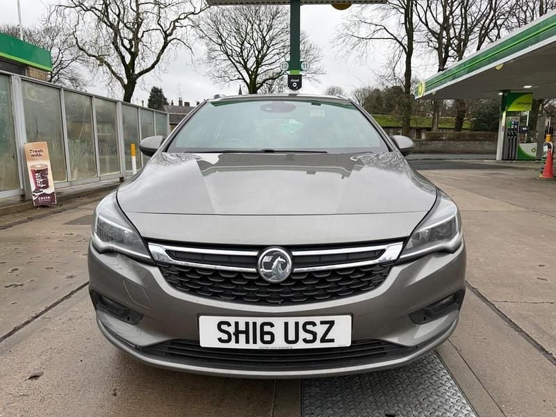 Used Vauxhall Astra SRi 136 HP (100 kW) 2016 Grey Estate