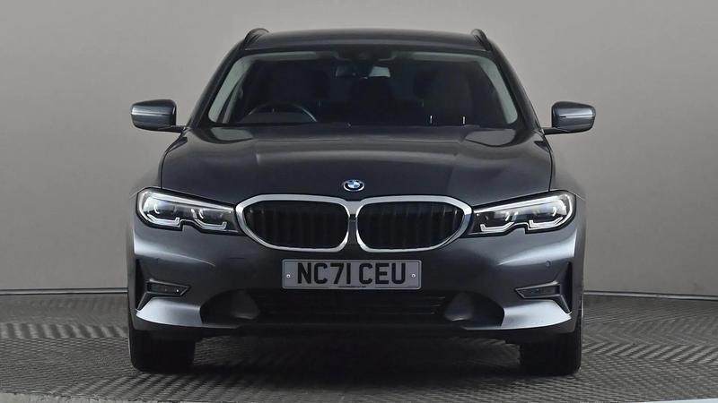 Used BMW 330e Comfort Edition 292 HP (214 kW) 2022 Grey Estate