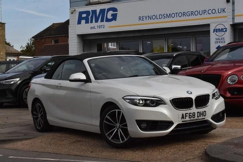 Used BMW 218 Sport Line 136 HP (100 kW) 2018 White Cabriolet