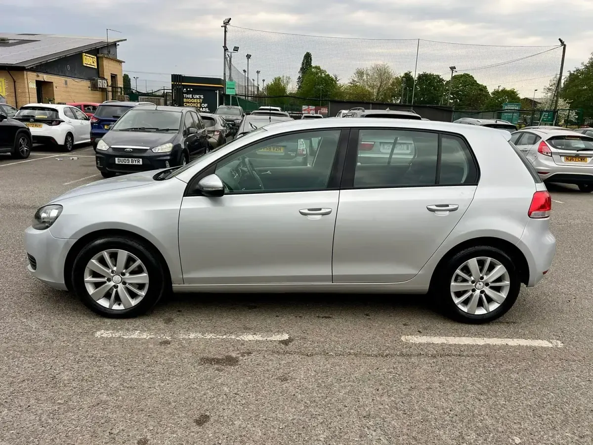 Begagnad VW Golf VI SE 2010 Silver Halvkombi