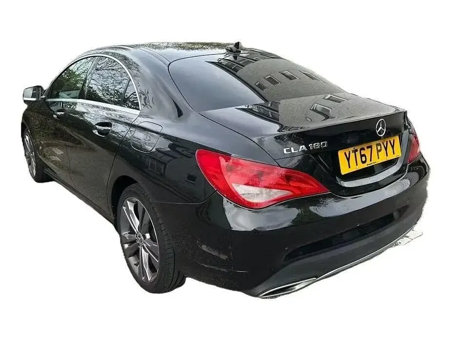 Usado Mercedes CLA180 122 HP (89 kW) 2017 Preto Sedan