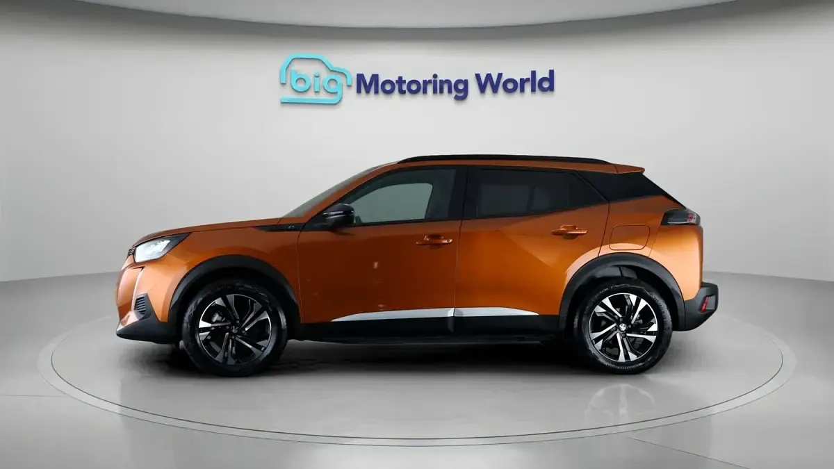 Used Peugeot e-2008 Allure+ 98 kW (134 HP) 2023 Orange SUV