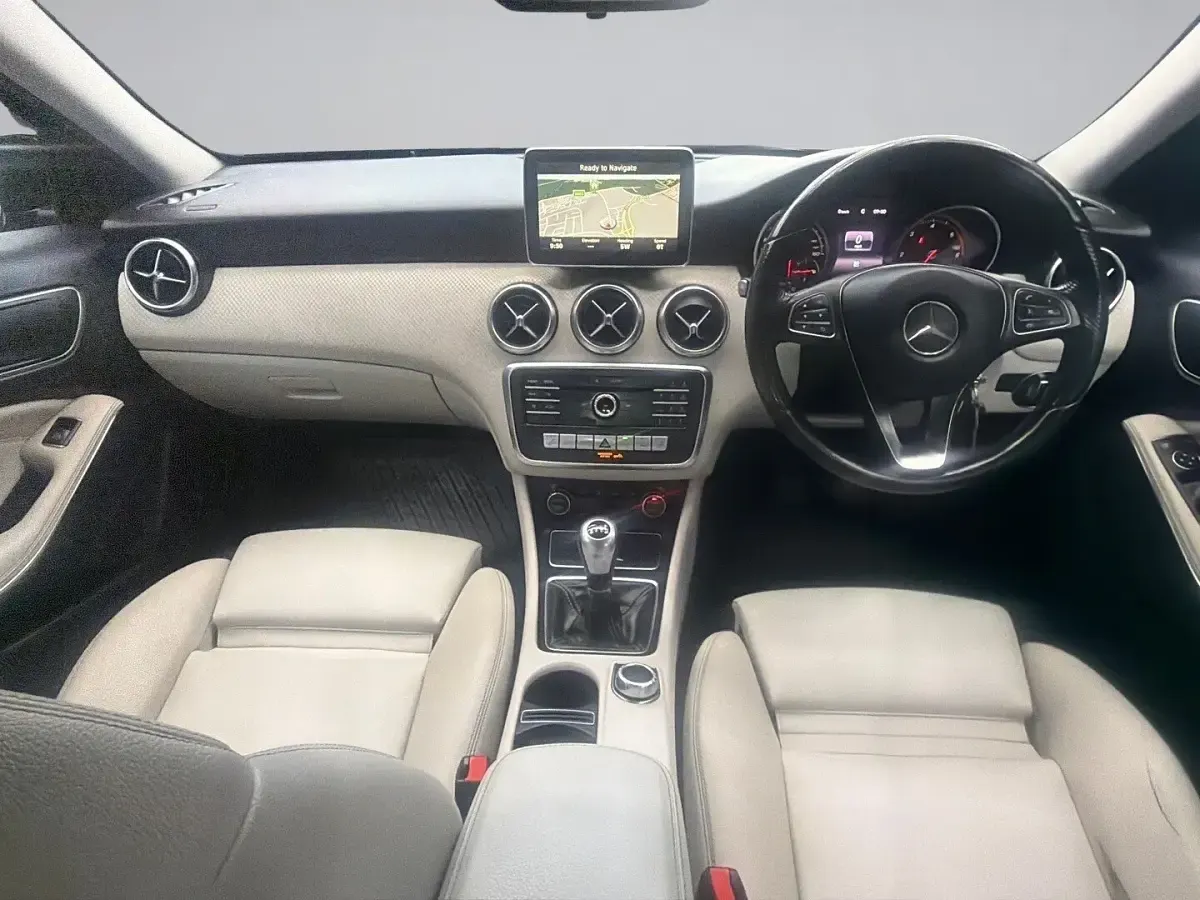 Used Mercedes A180 Executive 109 HP (80 kW) 2015 Black Hatchback