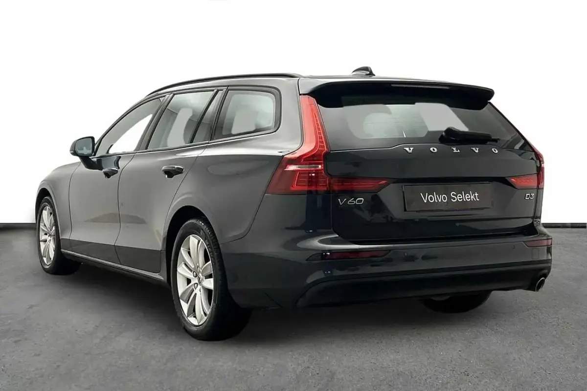 Used Volvo V60 Momentum 148 HP (108 kW) 2019 Grey Estate