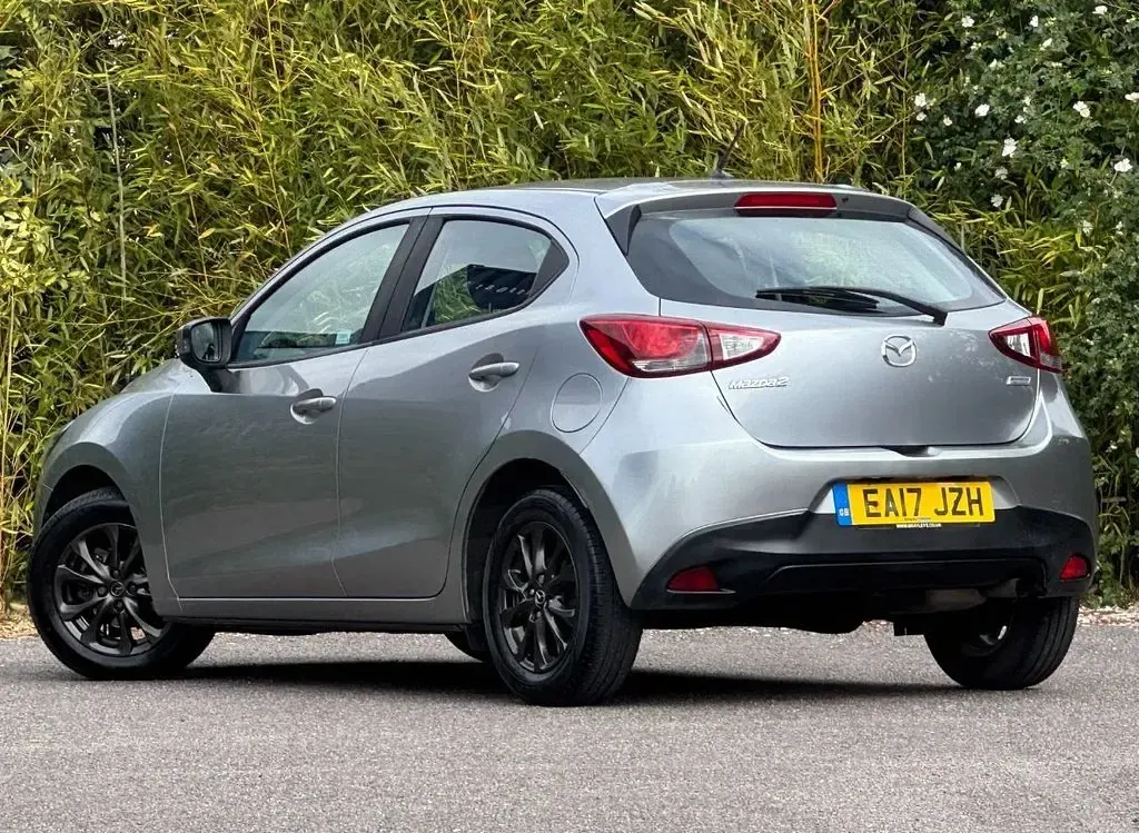 Used Mazda 2 90 HP (66 kW) 2017 Silver Hatchback
