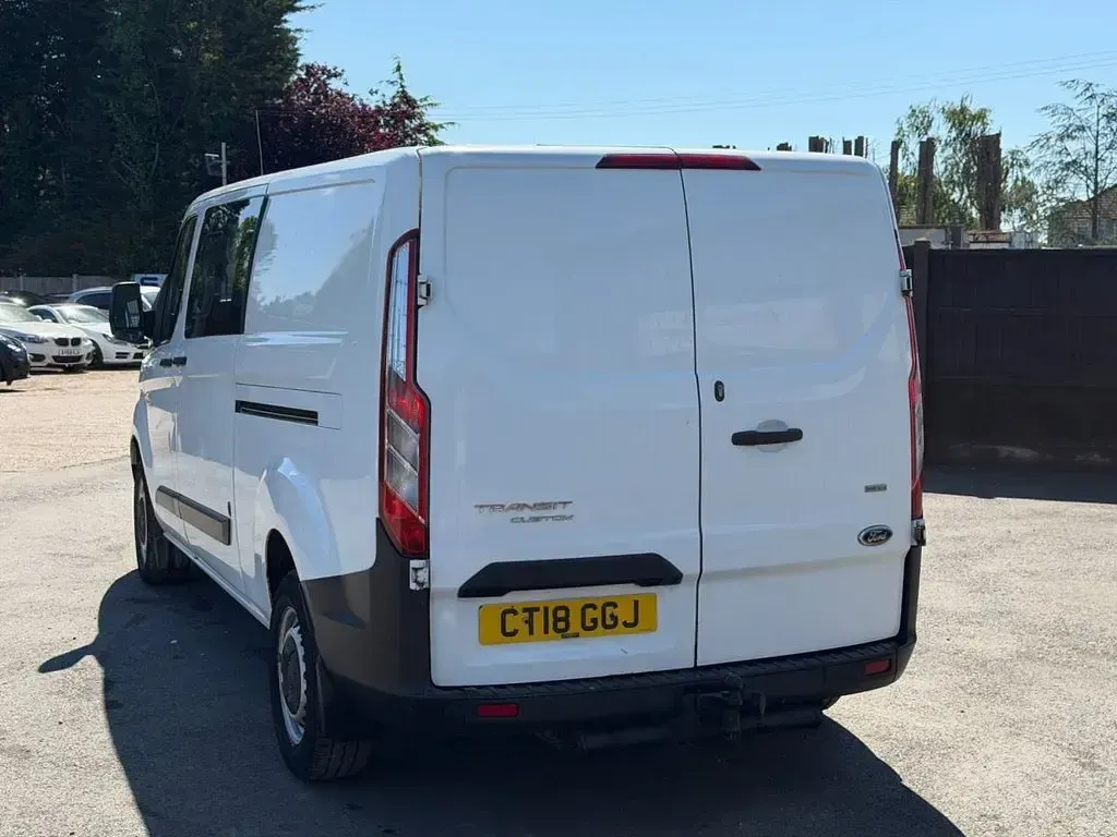 Used Ford Transit Custom 105 HP (77 kW) 2018 White Van