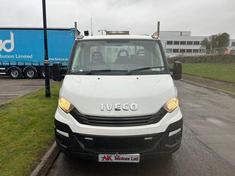 Usado Iveco Daily 135 HP (99 kW) 2018 Branco Van