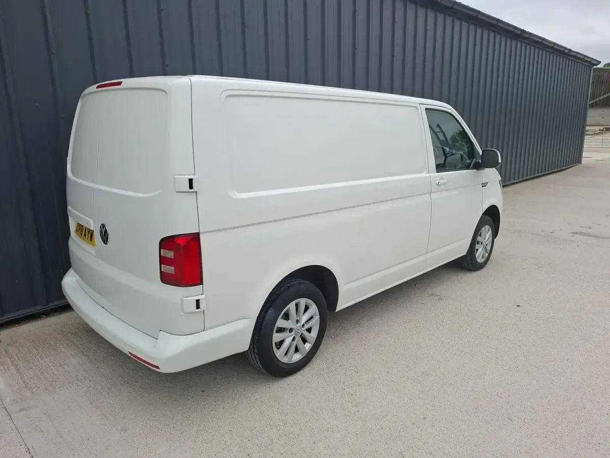Used VW T6 Highline 102 HP (75 kW) 2018 White Van