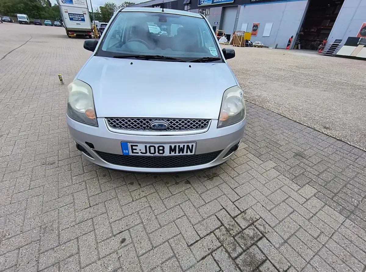 Used Ford Fiesta Zetec 73 HP (53 kW) 2008 Silver Hatchback