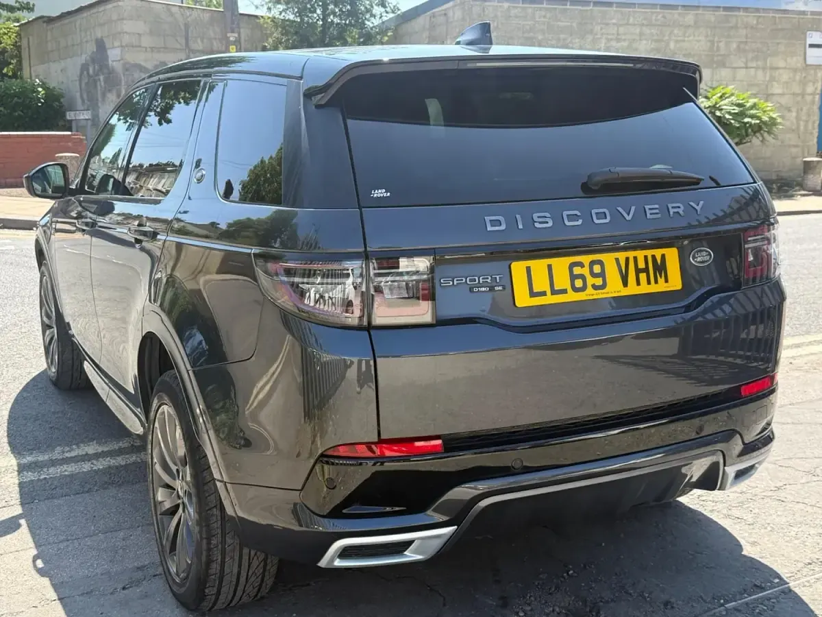 Used Land Rover Discovery 5 SE Dynamic 2019 Grey SUV